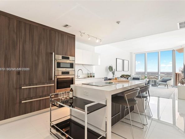 851 NE 1st Ave 4106, Miami FL 33132