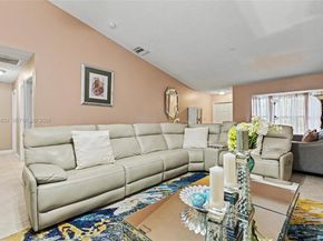 2439 NW 95th Ave, Coral Springs FL 33065