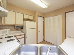 2667 NW 33rd St 2407, Oakland Park FL 33309