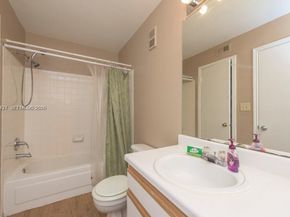 2667 NW 33rd St 2407, Oakland Park FL 33309