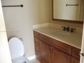 2020 NE 135th St 904, North Miami FL 33181