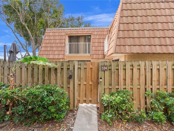 534 Green Springs Pl, West Palm Beach FL 33409