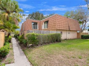 534 Green Springs Pl, West Palm Beach FL 33409