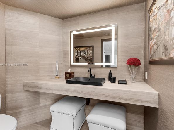 19955 NE 38th Ct 1205, Aventura FL 33180