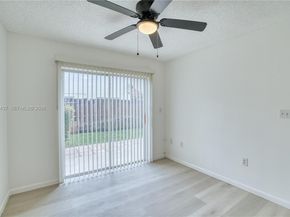 10829 NW 3rd Ct B12L, Pembroke Pines FL 33026