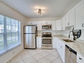 10829 NW 3rd Ct B12L, Pembroke Pines FL 33026
