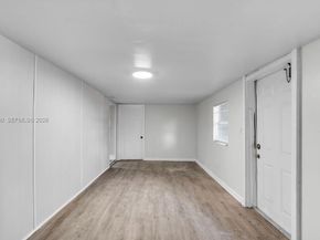 914 NW 80th St, Miami FL 33150