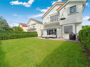 10323 NW 56th Ter, Doral FL 33178