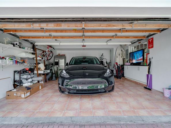 10323 NW 56th Ter, Doral FL 33178