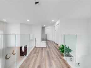 10323 NW 56th Ter, Doral FL 33178