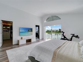 10323 NW 56th Ter, Doral FL 33178