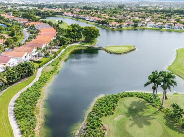 10323 NW 56th Ter, Doral FL 33178
