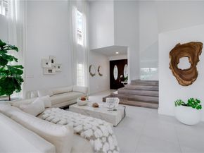 10323 NW 56th Ter, Doral FL 33178