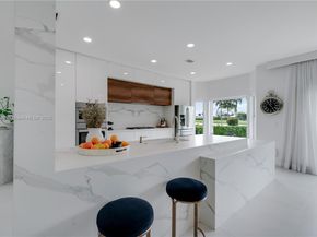 10323 NW 56th Ter, Doral FL 33178