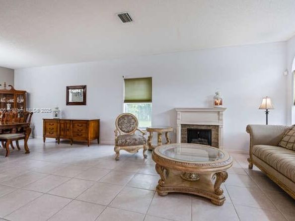 13704 S Garden Cove Cir, Davie FL 33325