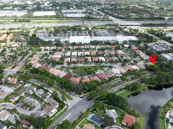 13704 S Garden Cove Cir, Davie FL 33325