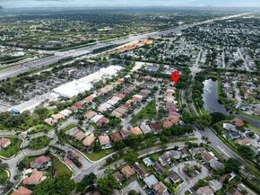 13704 S Garden Cove Cir, Davie FL 33325