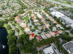 13704 S Garden Cove Cir, Davie FL 33325