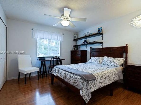 13704 S Garden Cove Cir, Davie FL 33325