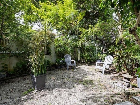 13704 S Garden Cove Cir, Davie FL 33325