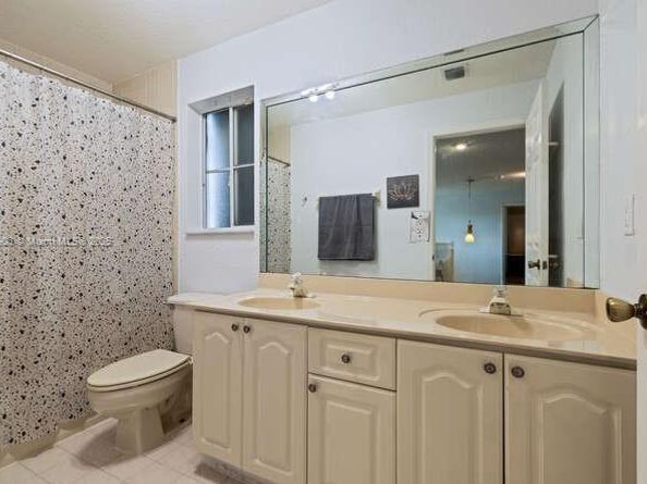13704 S Garden Cove Cir, Davie FL 33325