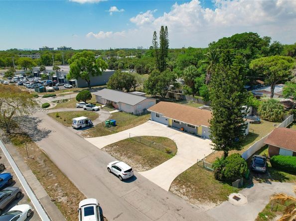 14320 NE 18th Ave, Miami FL 33181