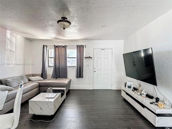14320 NE 18th Ave, Miami FL 33181