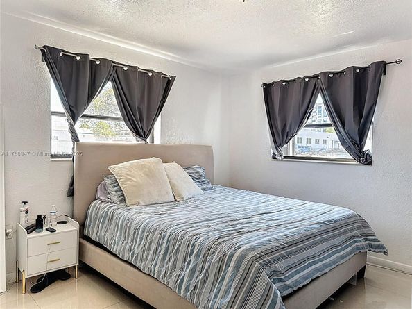 14320 NE 18th Ave, Miami FL 33181