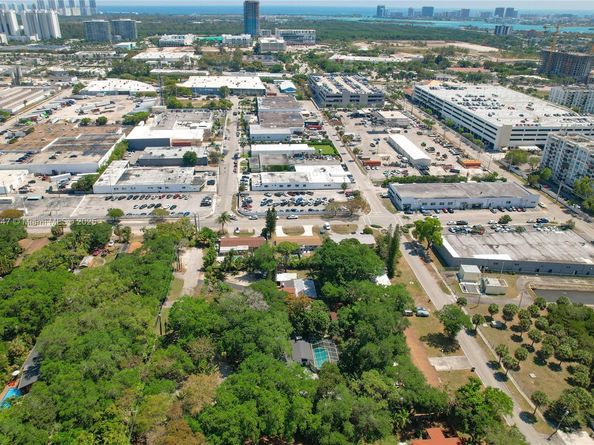 14320 NE 18th Ave, Miami FL 33181
