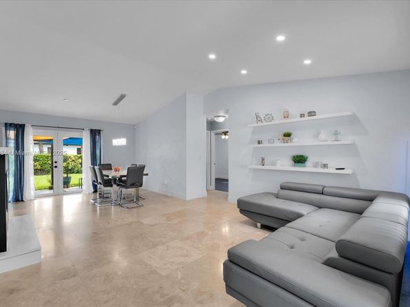 14071 SW 45th St, Miami FL 33175