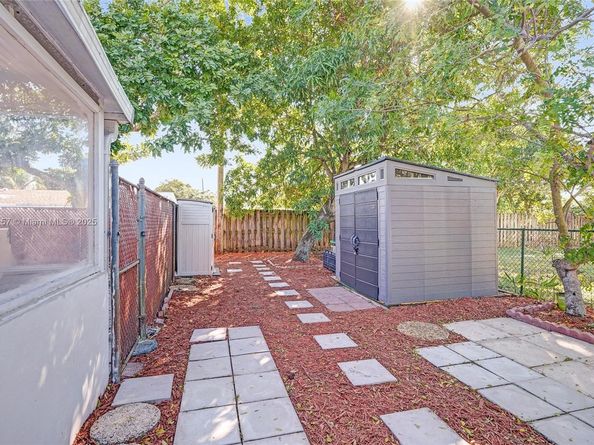 6100 NW 15th St, Sunrise FL 33313