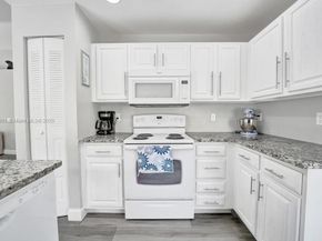 2655 Arborwood Rd, Davie FL 33328
