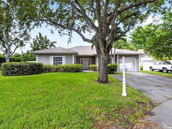 15166 SW 142nd Ct, Miami FL 33186