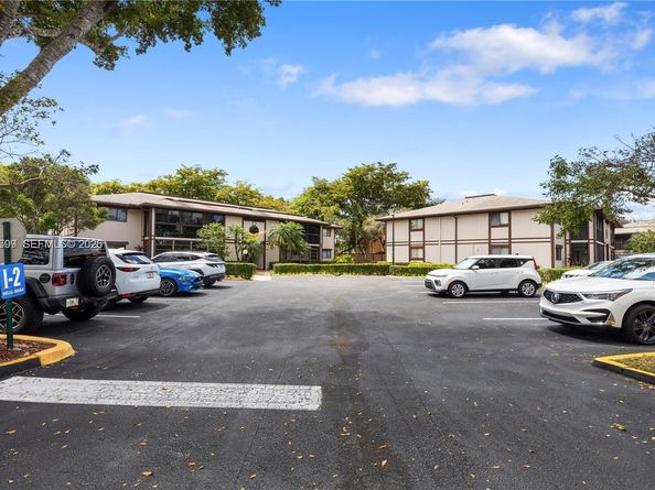 9660 S Belfort Cir 207, Tamarac FL 33321