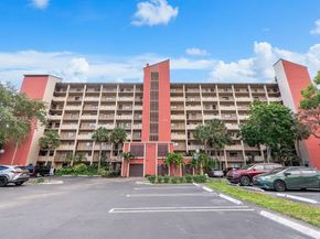 2200 S Cypress Bend Dr 406, Pompano Beach FL 33069