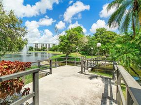 2200 S Cypress Bend Dr 406, Pompano Beach FL 33069