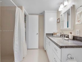 2200 S Cypress Bend Dr 406, Pompano Beach FL 33069