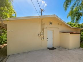 10681 SW 47th St, Davie FL 33328