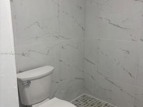 18840 NW 57th Ave 301, Hialeah FL 33015