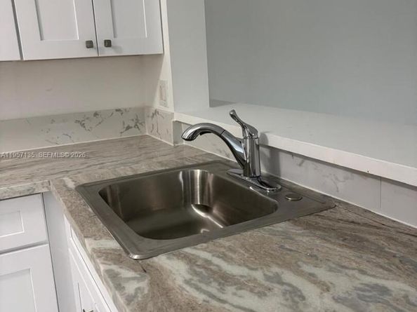 18840 NW 57th Ave 301, Hialeah FL 33015