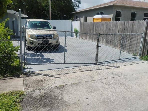 1712 NW 15th Ter, Fort Lauderdale FL 33311