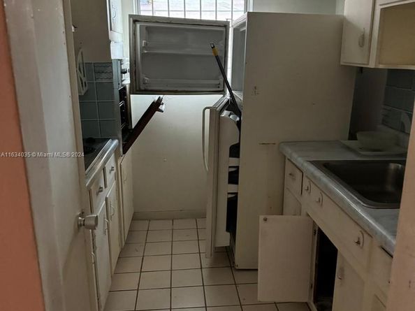 Undisclosed Address #A11634035, Miami Beach FL 33141