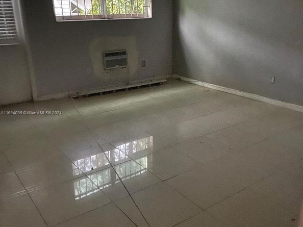 Undisclosed Address #A11634035, Miami Beach FL 33141