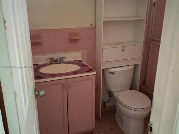 Undisclosed Address #A11634035, Miami Beach FL 33141