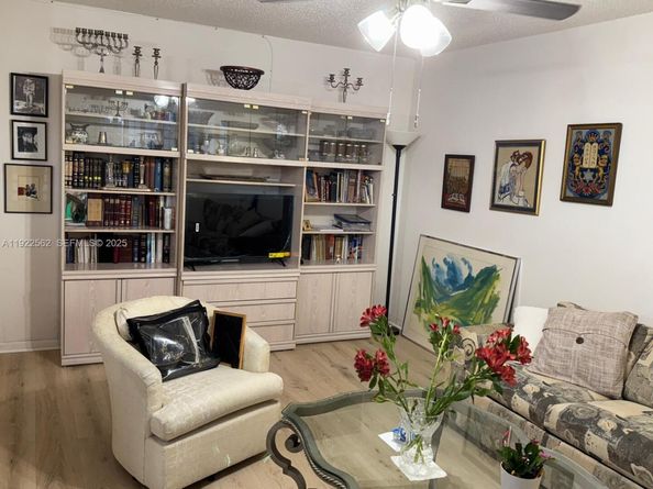 4001 Upminster J 4001, Deerfield Beach FL 33442