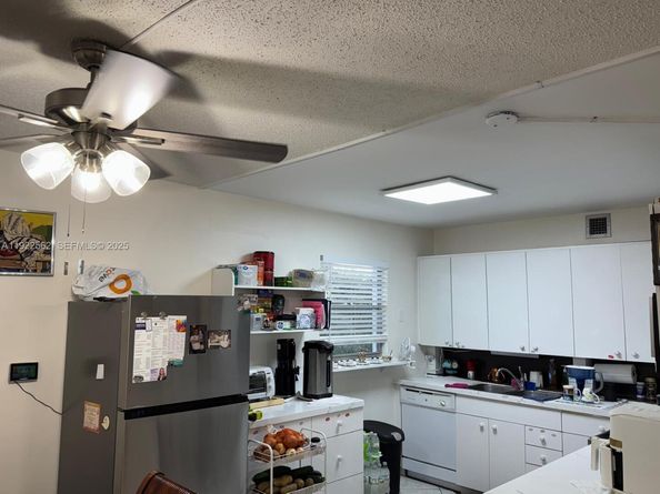 4001 Upminster J 4001, Deerfield Beach FL 33442