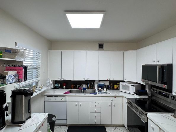 4001 Upminster J 4001, Deerfield Beach FL 33442