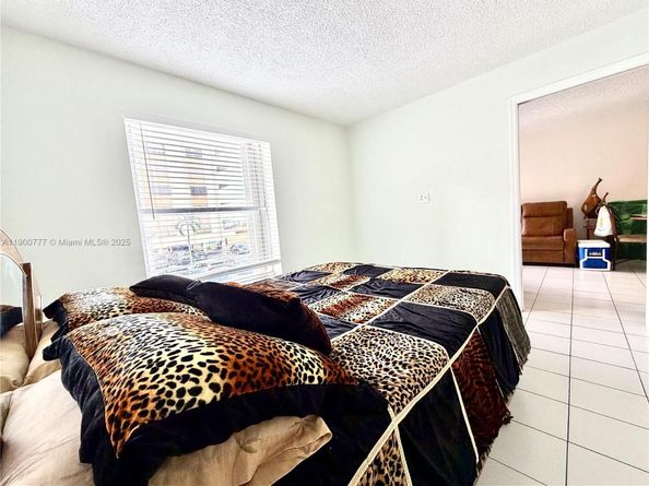 5201 NW 7th St 212, Miami FL 33126