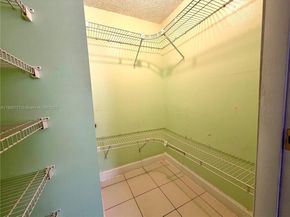 5201 NW 7th St 212, Miami FL 33126