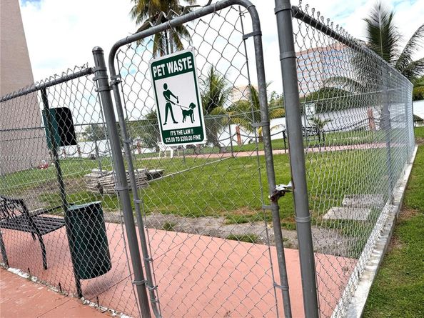 5201 NW 7th St 212, Miami FL 33126